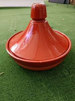 Large tagine with lid like new