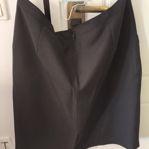 Winter skirt classic black new with pockets and lining