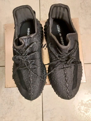 Adidas Yeezy Boost 350 V2 ανδρικά αθλητικά μέγεθος 39.5 καινούργια, μαύρο και γκρι