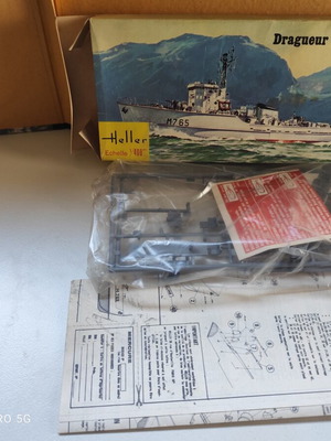 Heller Dragueur Mercure model kit 1/400 scale