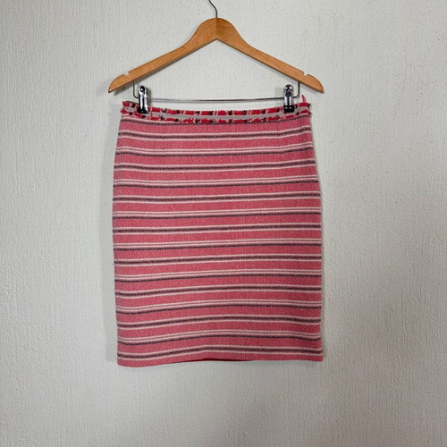 Weekend Maxmara skirt like new, pink, tweed, size 36