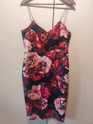 ASOS fitted dress with flowers like new, multicolor XXL