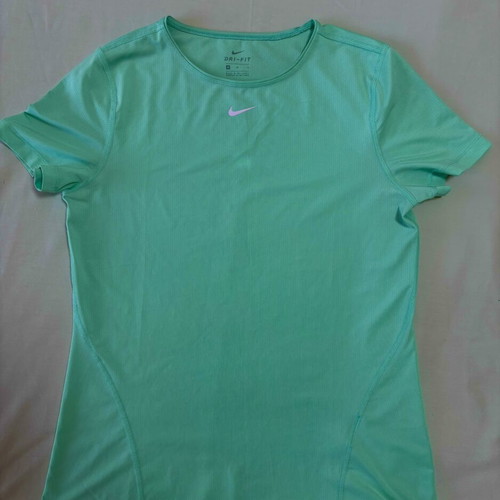Nike Dri-Fit women's t-shirt size M like new, mint green
