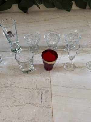 Σετ 9 σφηνάκια σαν καινούργιο, διάφορα σχέδια