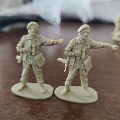Vintage military figures used, pack of 24, 70s-80s Airfix and others