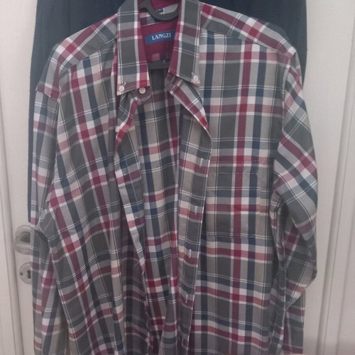 Men's shirt like new, size large, red