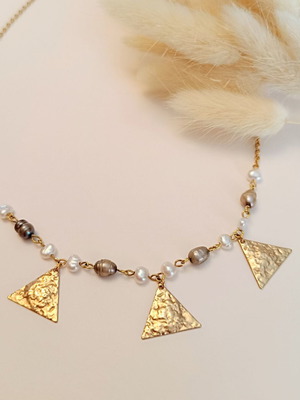 Κολιέ με μαργαριτάρια και ορειχάλκινα στοιχεία καινούργιο