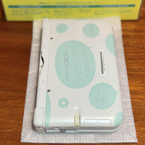 Nintendo 3DS XL Tomodachi Collection New Life Pack mint condition