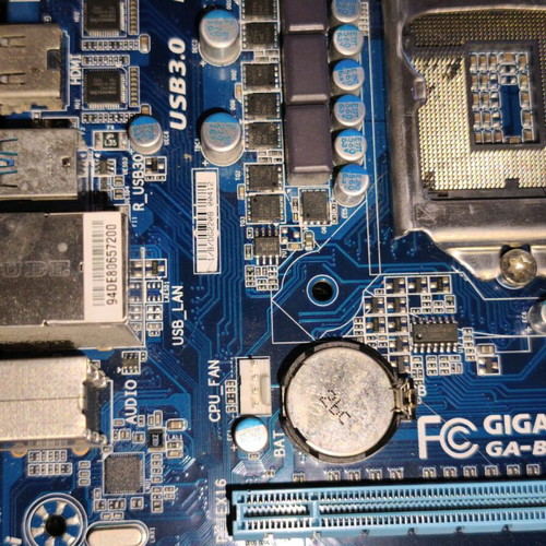 Μητρική πλακέτα LGA 1155 με Intel Core i5-2400 και RAM Corsair μεταχειρισμένη