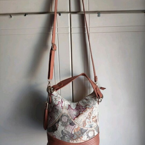Lucy World women's bag like new, shoulder or hand, beige multicolor