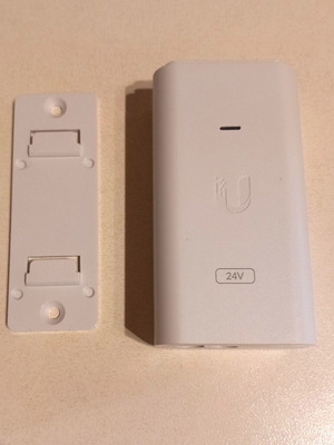 Ubiquiti POE -24- 12W-G-WH καινούργιο, 3 τεμάχια