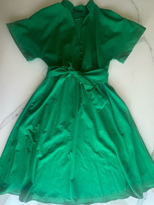 Midi dress Zara new emerald color with belt and pockets