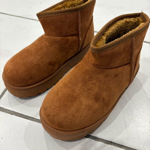Shein boots like new, size 36, camel with fur