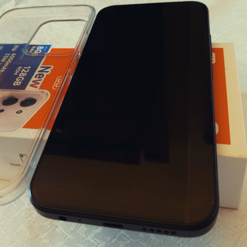 Xiaomi Redmi 15C 5G 128GB smartphone like new with case and screen protector