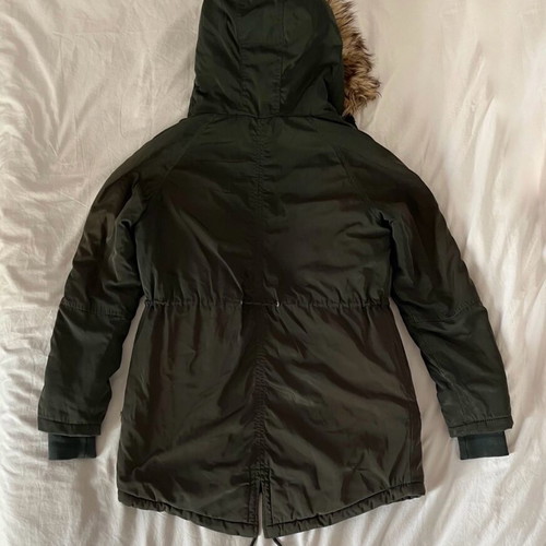 Bershka khaki parka jacket with detachable fur hood, size M, like new
