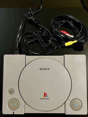 Sony PlayStation 1 употребяван, с кабели, без контролер и карта памет