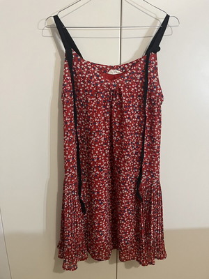 TheKorner floral dress size 40 like new, black and red