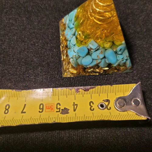 Orgonite Pyramid Turquoise new with quartz resin