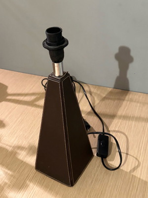 Leather base for table lamp like new