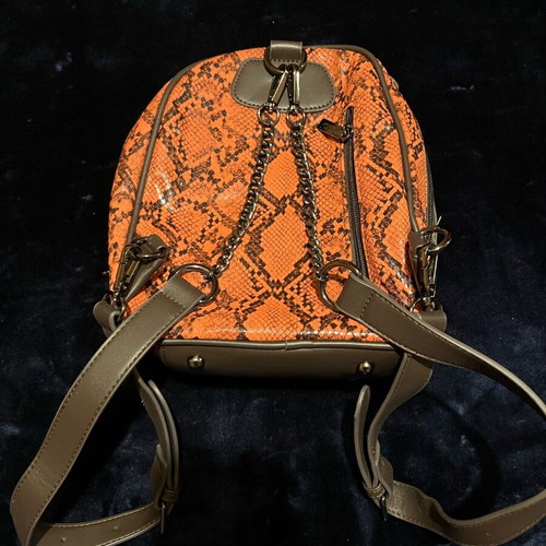 Doca backpack bag like new, orange