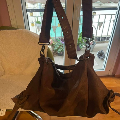 Brown large shoulder bag used, imitation leather