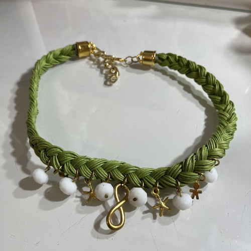 Handmade necklace like new, green