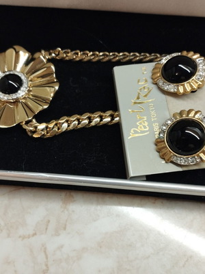 Jewelry set like new, gold color