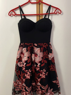 Women's/teen dress new, size XS/Small, strapless option
