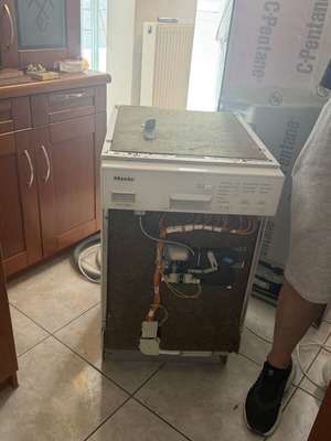 Miele Built-in Dishwasher Like New for 40cm Cabinet
