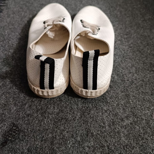 Skede V women's casual shoes used, white and black, size 39