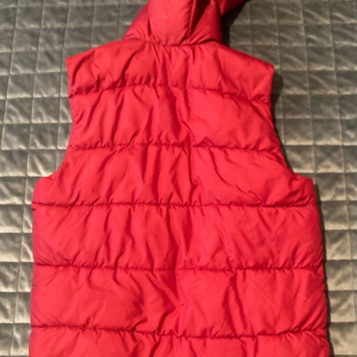 H&M sleeveless jacket for boy 9-10 years like new, red