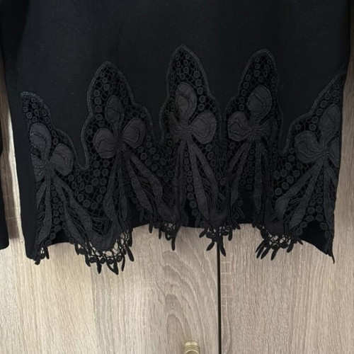 Blumarine blouse with embroidery like new, 50% Kashmir 50% Wool, black, size L