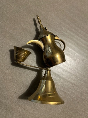 Vintage Arabic bronze decorative item like new