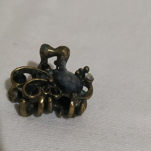Metal hair clips like new, set of 4 with colorful stones