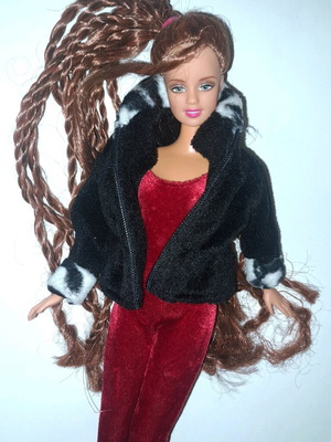 Barbie Teresa Cool Looks Trendy like new