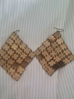 Rhombus earrings used
