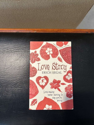 Βιβλίο Love story Erich Segal σαν καινούργιο, αγγλικό