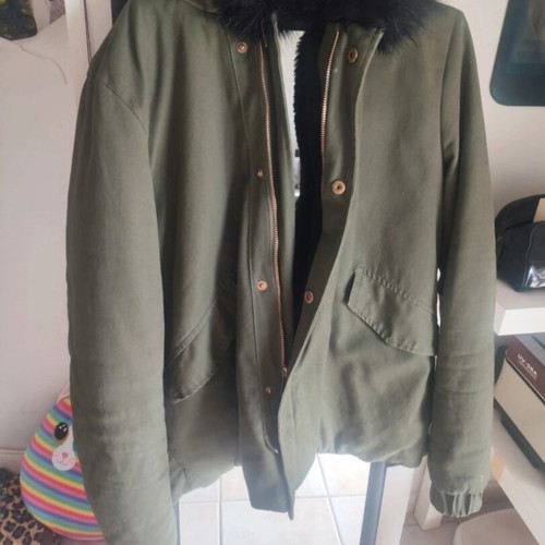 Winter jacket like new, khaki with synthetic fur lining, size M