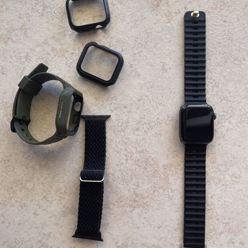 Apple Watch Series 5 44mm with charging cable, straps and screen protectors
