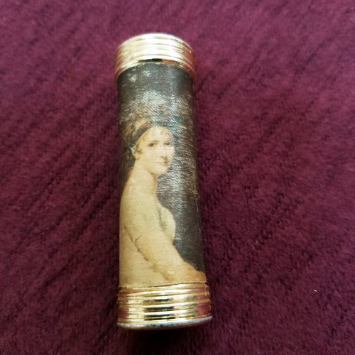 Vintage lipstick case like new