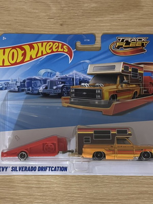 Hot Wheels Chevy Silverado Driftcation играчка кола