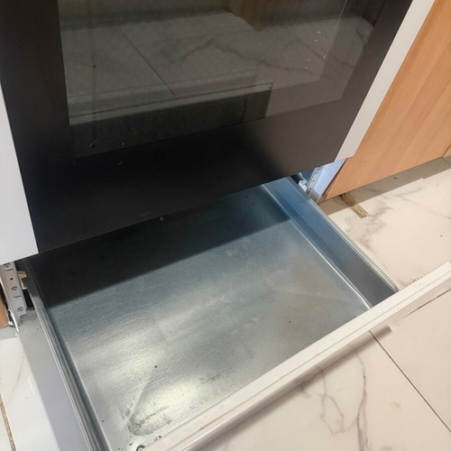 Pitsos white freestanding cooker