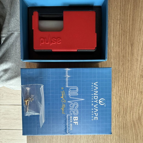Mechanical Mod Vandy Vape Pulse BF Box Mod with Dead Rabbit Solo RDA and Battery like new
