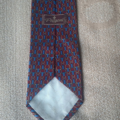 Pagoni silk tie with equestrian print
