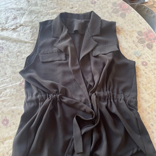Women's blouse like new, size M, black