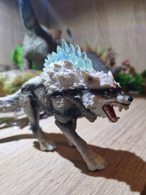 Schleich fantasy wolf creature in very good condition
