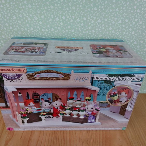 Sylvanian Families Town Flower Shop new