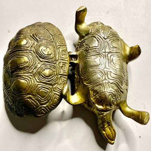 Brass turtle jewelry box like new, decorative item