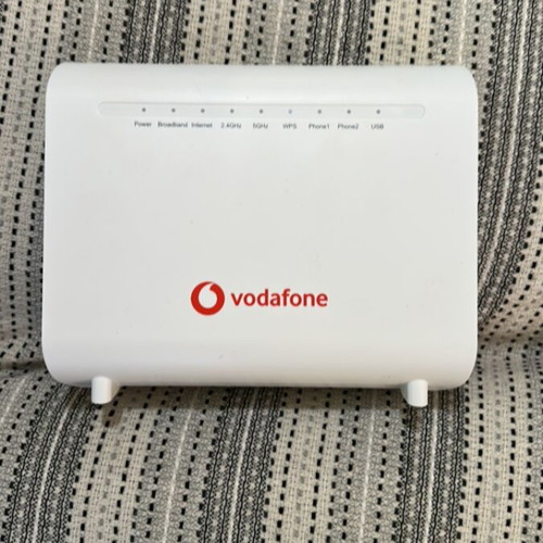 Vodafone router like new with cables