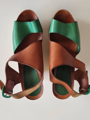 Yoshino platform sandals size 40 like new, brown and green